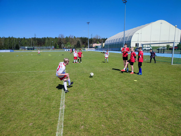 Powiatowe Igrzyska Młodzieży Szkolnej - Piłka Nożna Chłopców - zdjęcie 10 z 19