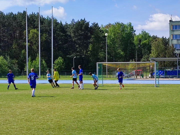Powiatowe Igrzyska Młodzieży Szkolnej - Piłka Nożna Chłopców - zdjęcie 14 z 19